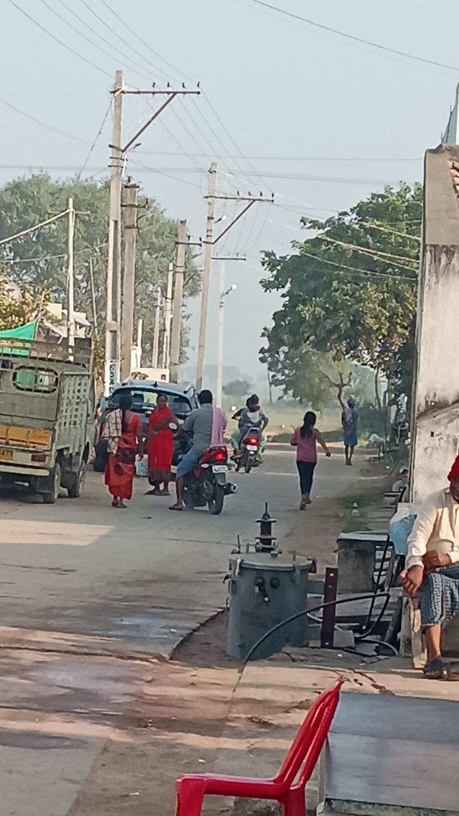 Local Streets & Households — Moment 33